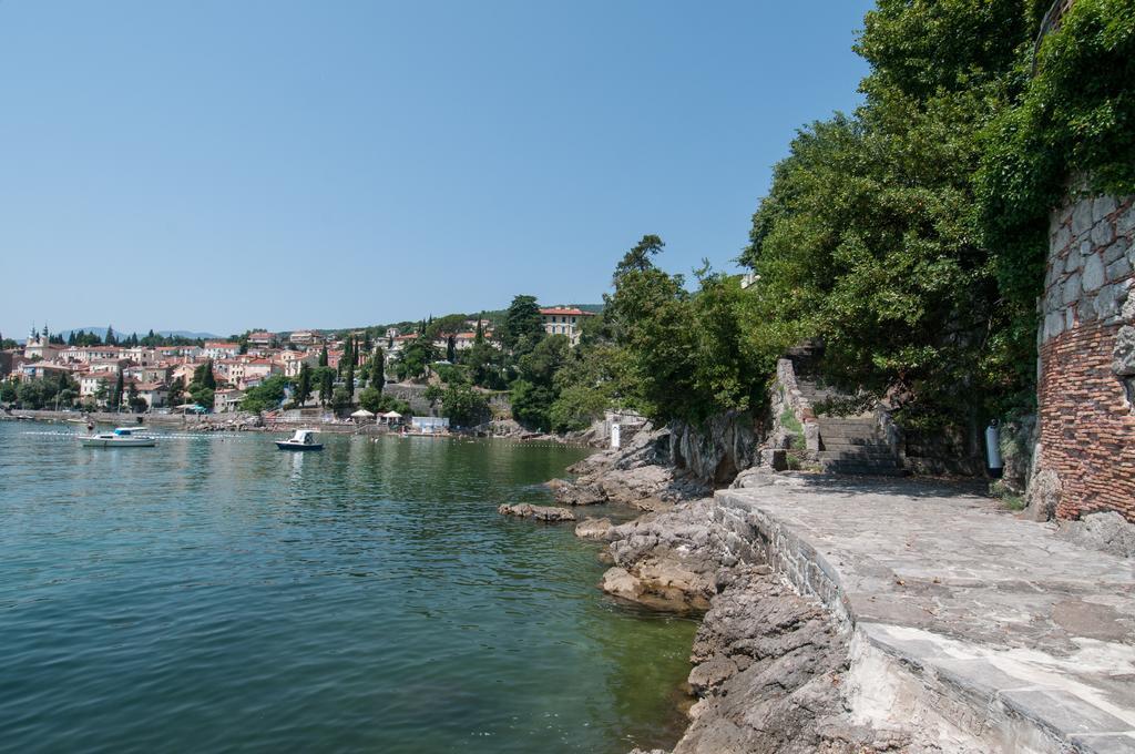 Apartment Villa Minach Волоско Экстерьер фото
